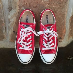 RED CONVERSE Chuck Taylor All Star
